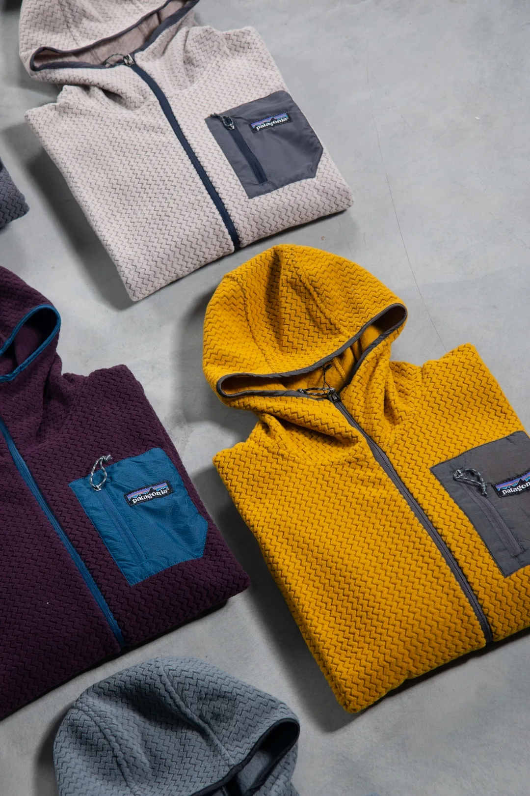 5507 P124 PATAGONIA REI ， ， 。PATAGONIA ， 。 ：Dark Gray Coffee Brown Black Royal Blue Purple Khaki White Yellow Blue Red Green 11 patagonia ： Breathable : ： Size ： S （ 112 69 64 46） M（ 116 71 65 48） L （ 120 73 66 50） XL（ 124 75 67 52） 170cm，80-130 S 170-175cm，130-150 M 175-180cm，150-170 L 180-185cm，170-190 XL